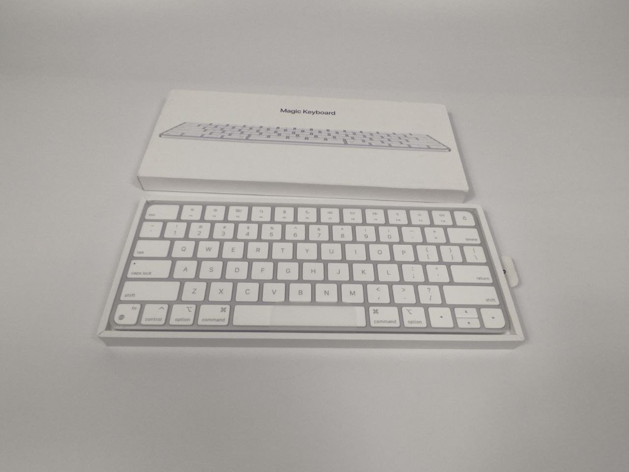 Apple Magic Keyboard от Apple. Новое (open box)